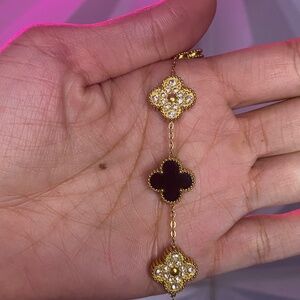 Black and gold clover bracelet